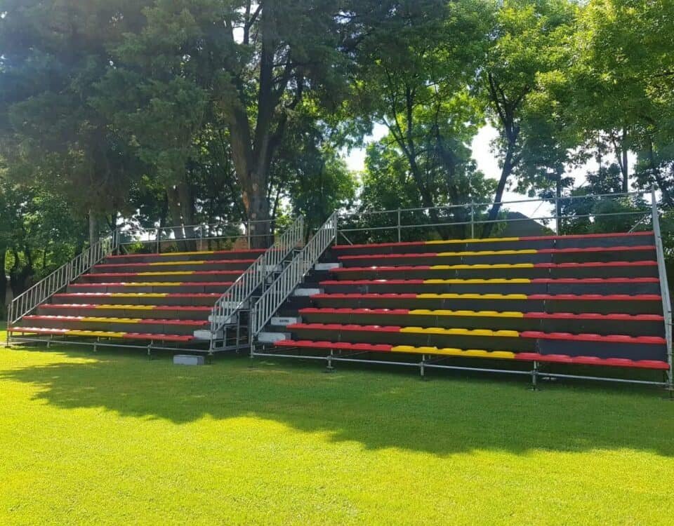 Tribunas modulares para 2.700 personas en un polideportivo de San Fernando